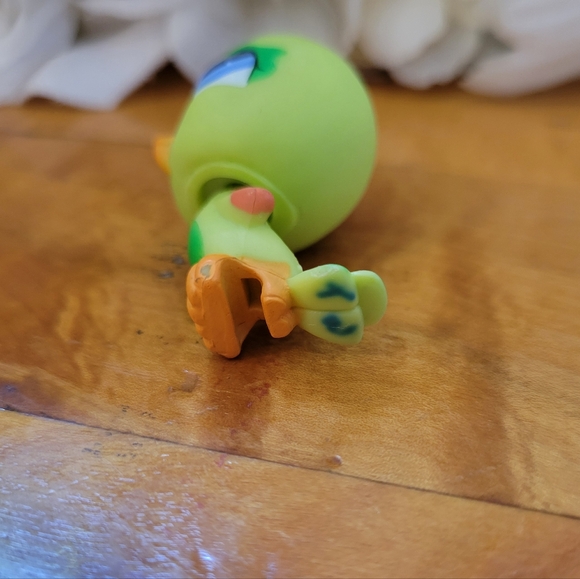 Littlest Pet Shop LPS #1824 Parakeet Bird Green Blue Eyes 2004 - Picture 10 of 12